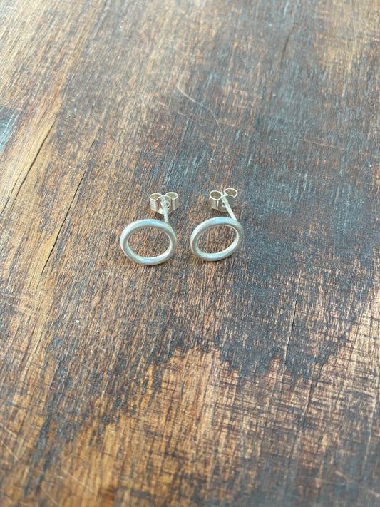 Tiny Hoop Matt Fininsh Stud Earrings